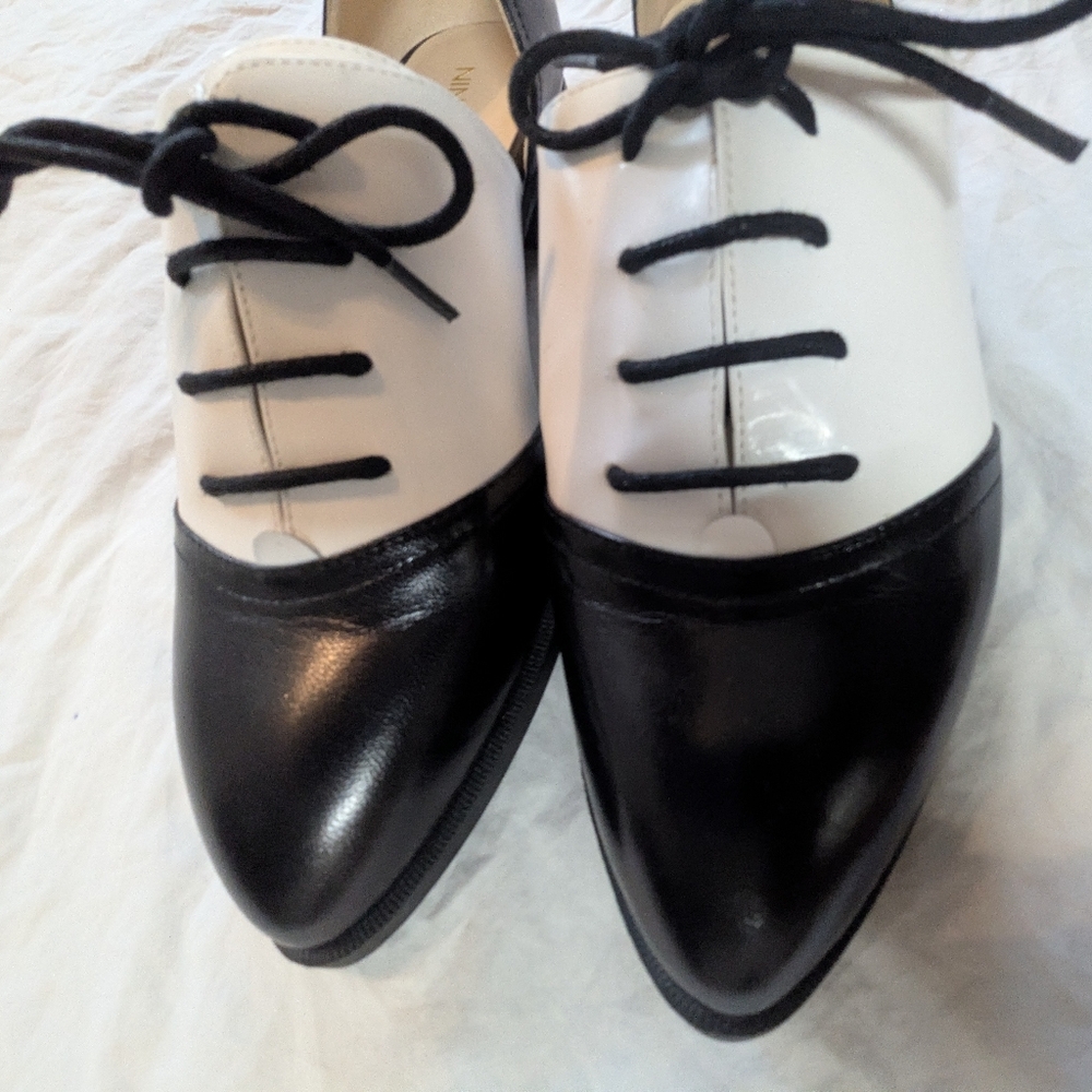 Nine West Nuckma Oxford Flats Size 8.5,Black and White Women's - Picture 10 of 13